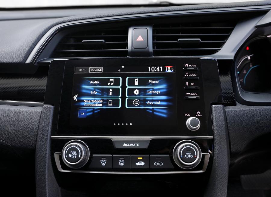 Детали интерьера Honda Civic VTi-S Sedan (FC) 2019 года  (AU) (фото 17 из 28)